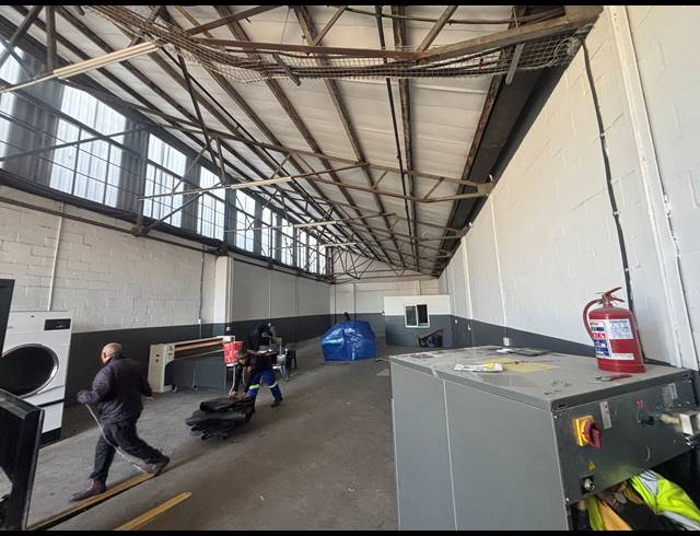 245M² WAREHOUSE TO LET IN EPPING INDUSTRIAL